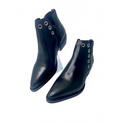 BOTIN NIKA. COKO GALVEZ.